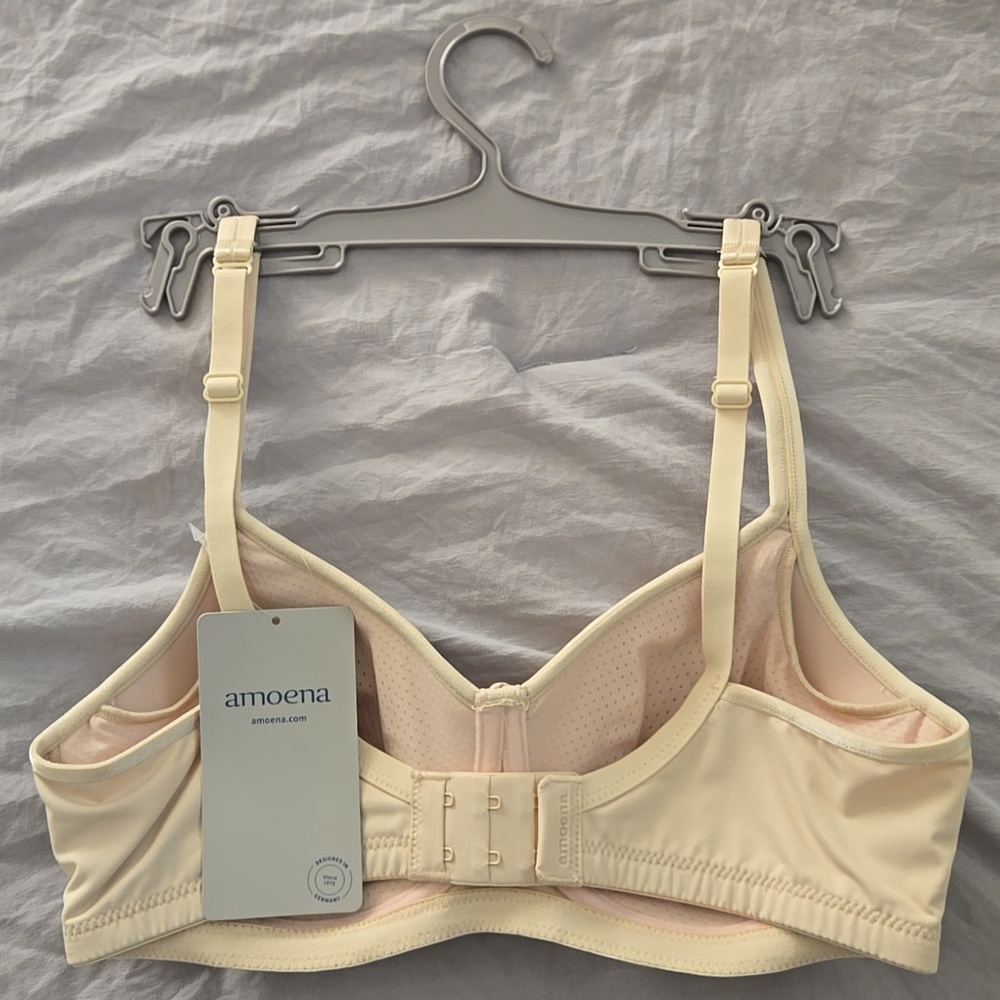 Amoena Mara Tshirt Bra - Picture 5 of 9